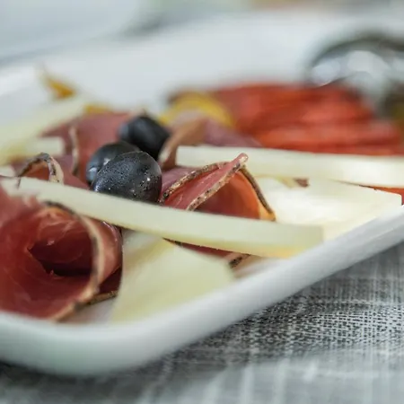 Mon Perin Castrum - Adriano *