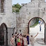 Mon Perin Castrum - Adriano באלה