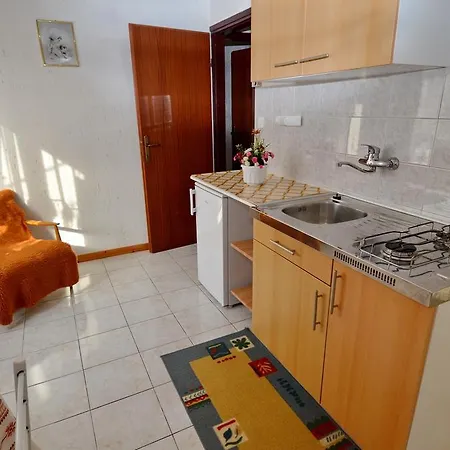 Mon Perin Castrum - Adriano Apartman