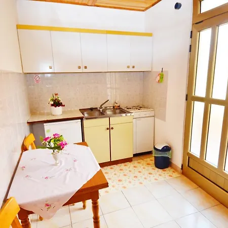 Mon Perin Castrum - Adriano Apartman *