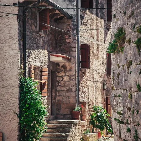 Apartman Mon Perin Castrum - Adriano Bale